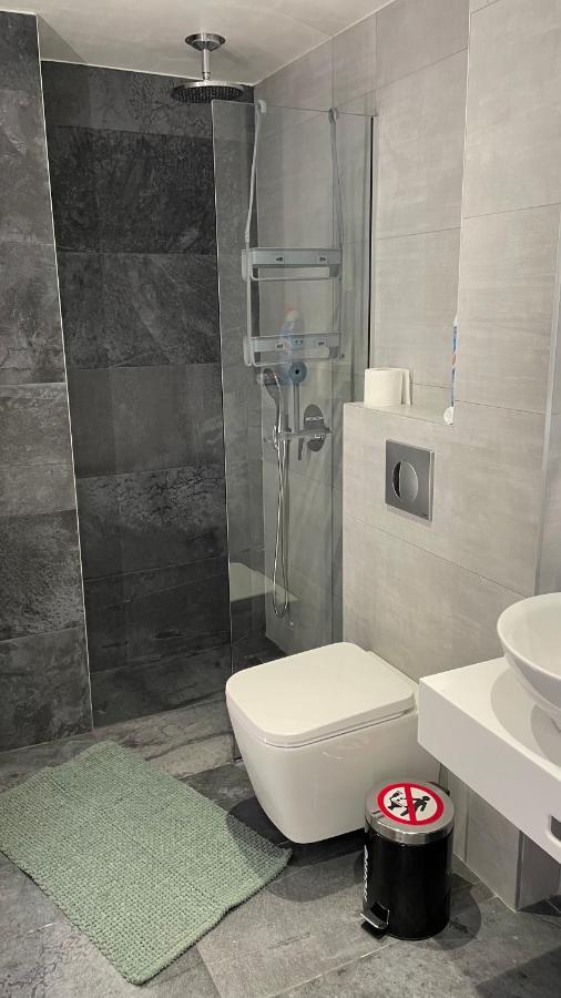 Asterias Apartment Néa Péramos Екстериор снимка
