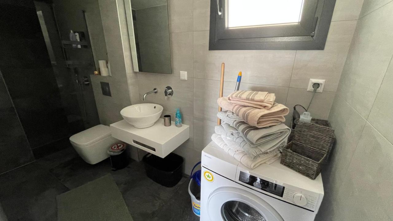 Asterias Apartment Néa Péramos Екстериор снимка