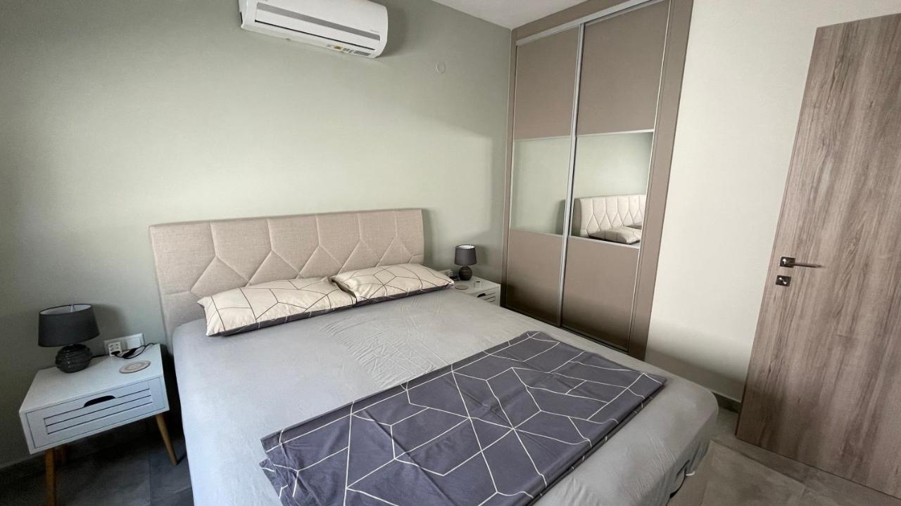 Asterias Apartment Néa Péramos Екстериор снимка